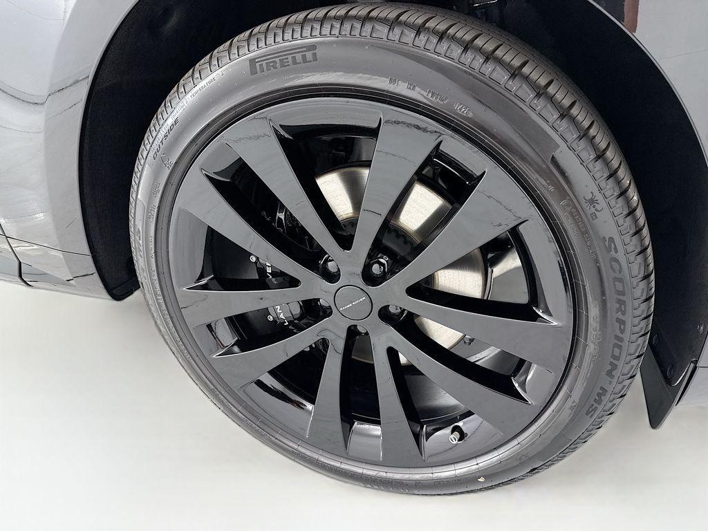 New 2026 Santorini Black Land Rover Dynamic SE image 31