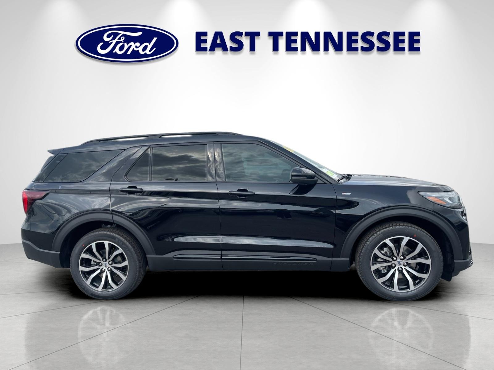 New 2026 Agate Black Metallic Ford ST-Line image 2