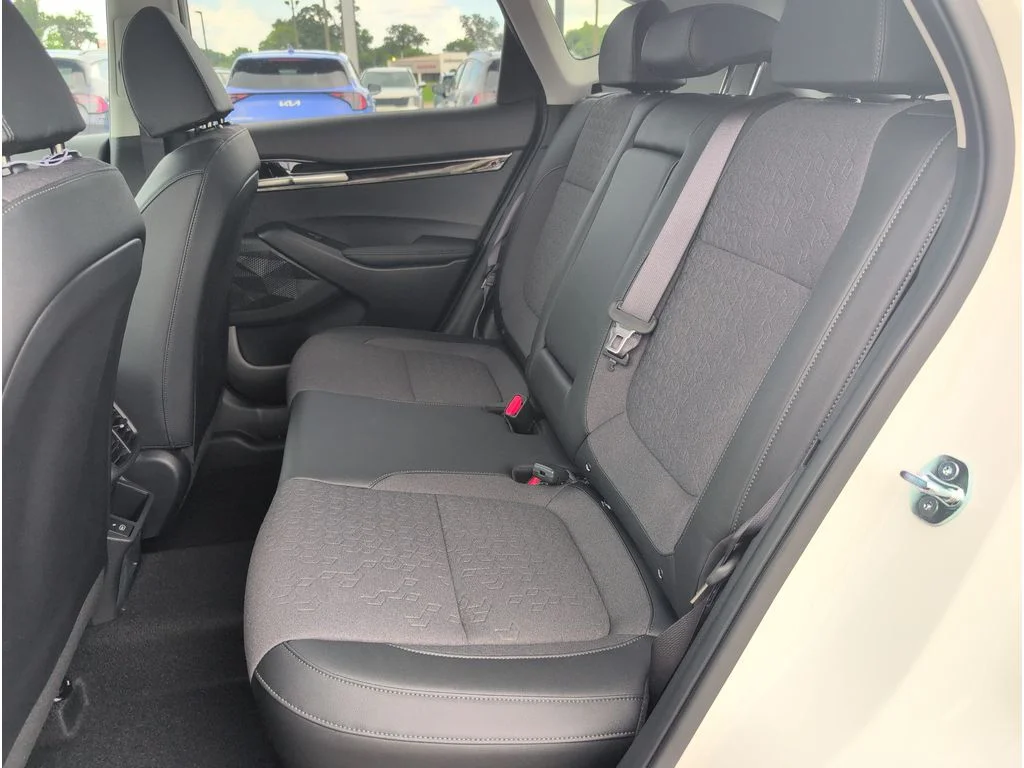 New 2026 Snow White Pearl Kia S image 29
