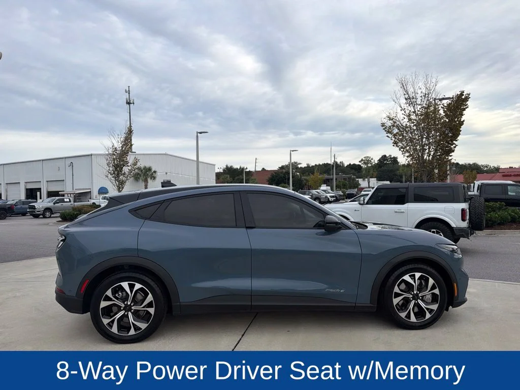 Used 2024 Vapor Blue Metallic Ford Select image 10