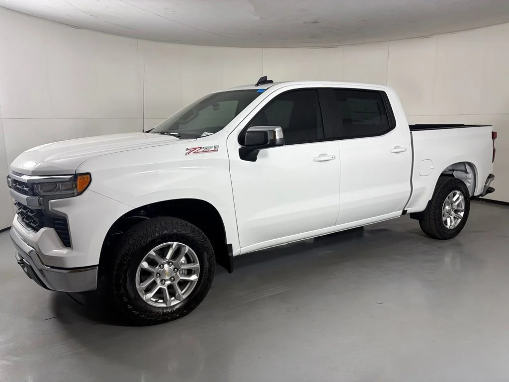 New 2026 Summit White Chevrolet LT image 6