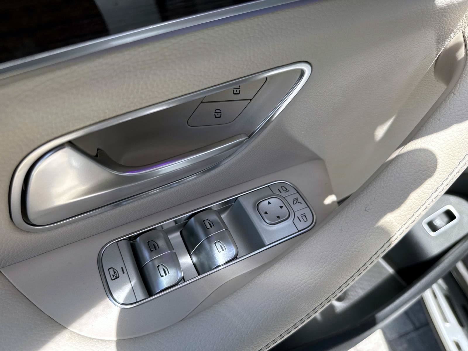 Used 2026 Moonlight White Mercedes-Benz 350 image 19