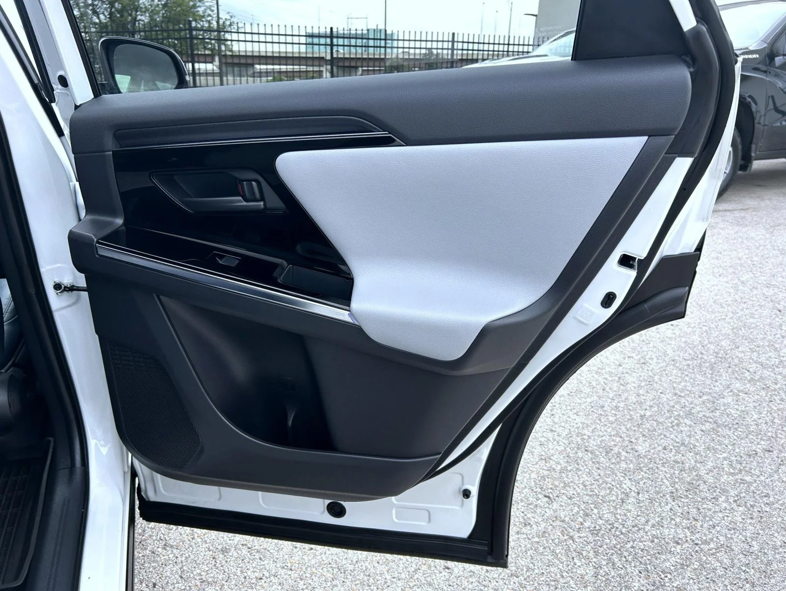 Used 2023 White Subaru Limited image 18