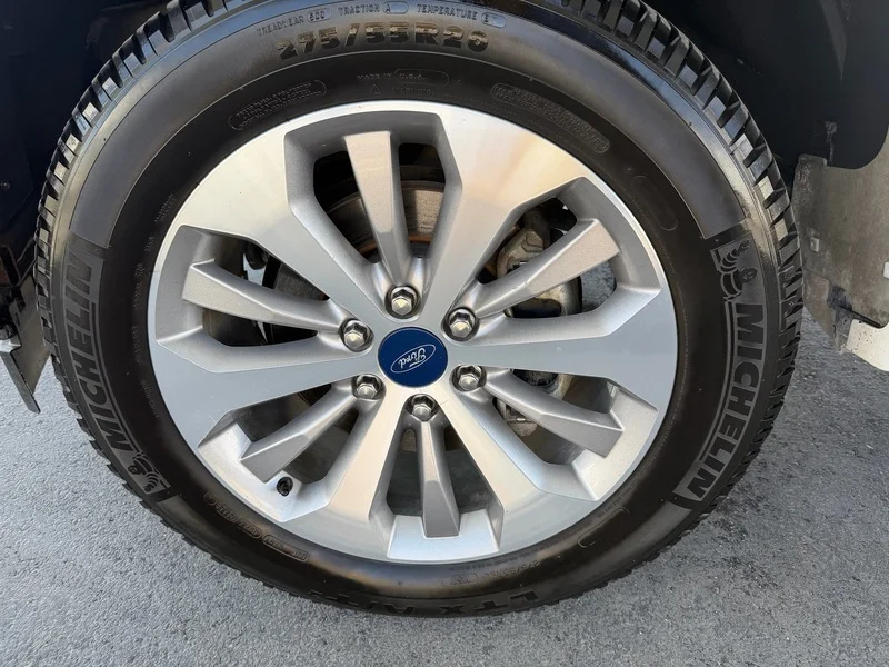 Used 2017 White Platinum Me Ford XL image 35