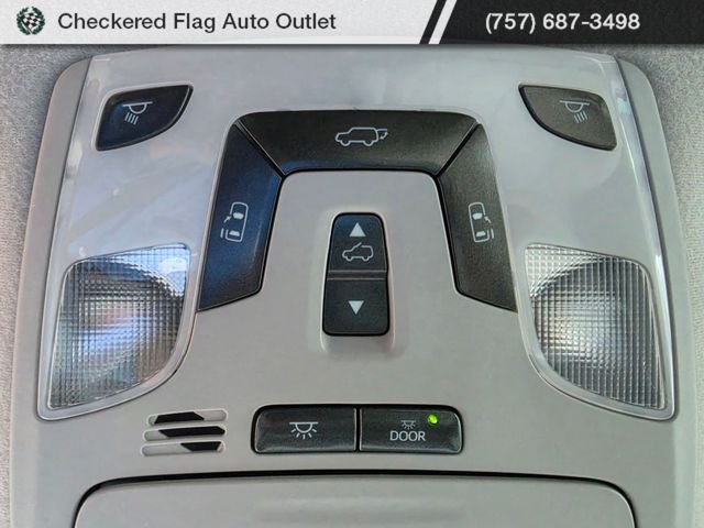 Used 2011 Silver Sky Metallic Toyota XLE image 10