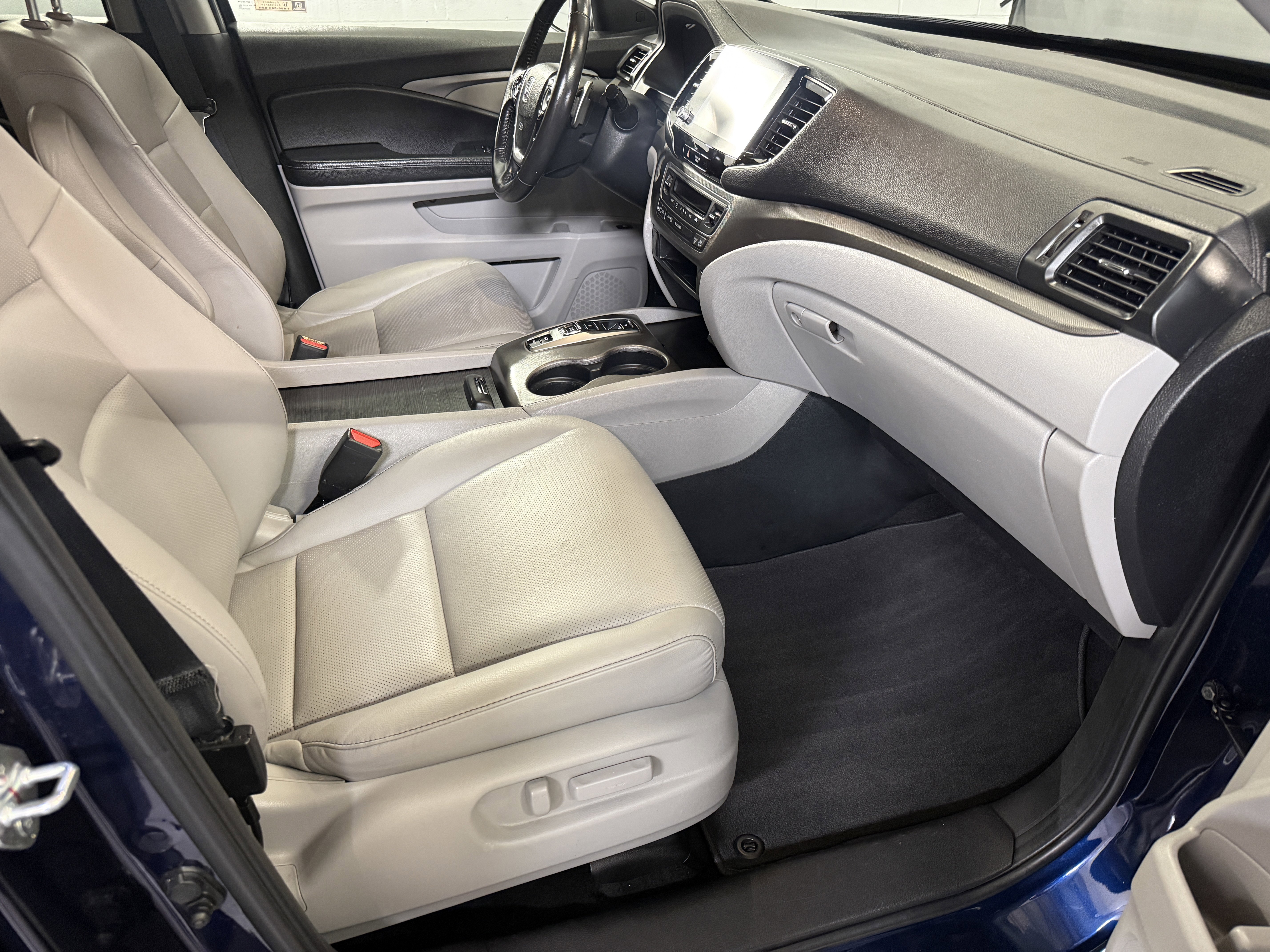 Certified Used 2023 Obsidian Blue Pearl Honda RTL image 24