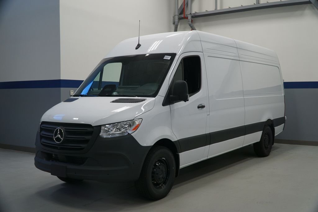 New 2026 Arctic White Mercedes-Benz Cargo 170 WB image 3