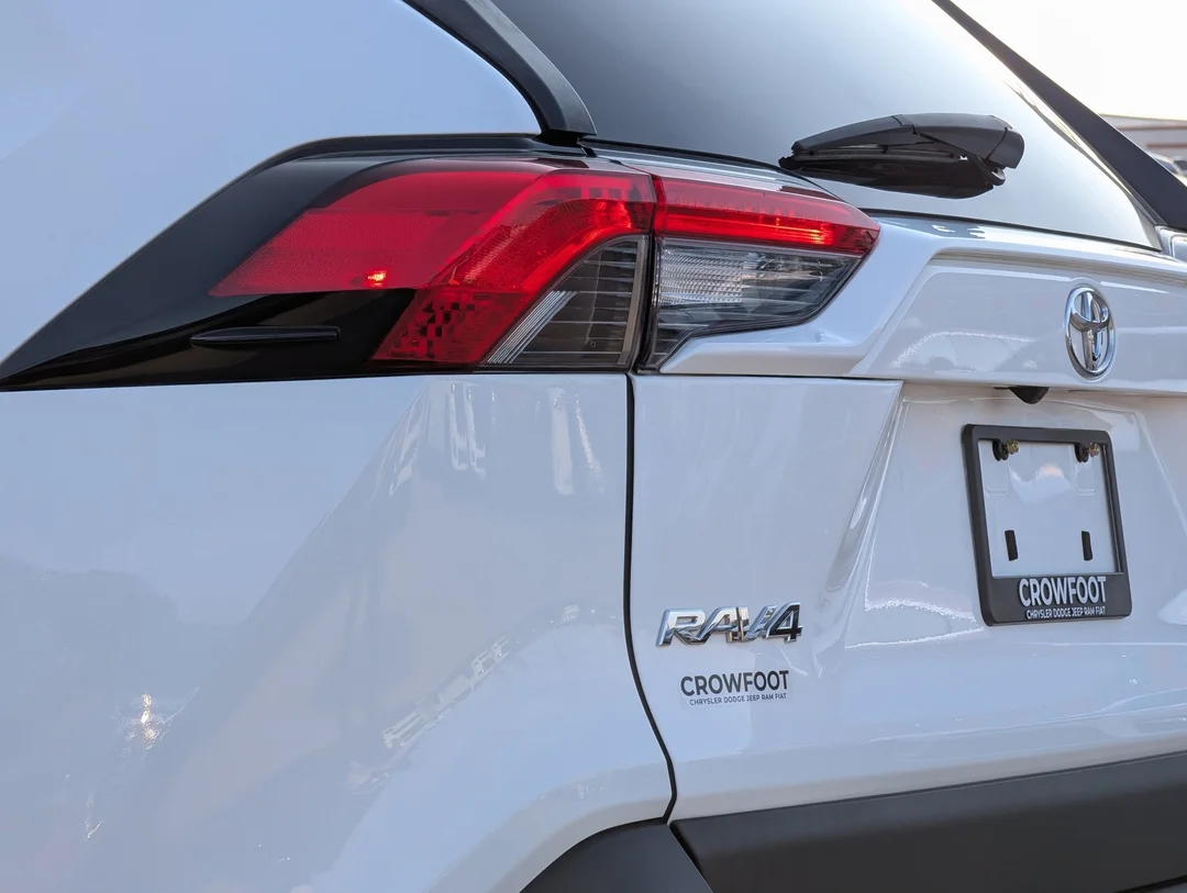 Certified Used 2019  Toyota XLE - - AWD - Leather - Sunroof - Power Liftgate - CarPlay - Safety Sense 2.0 & More! image 11