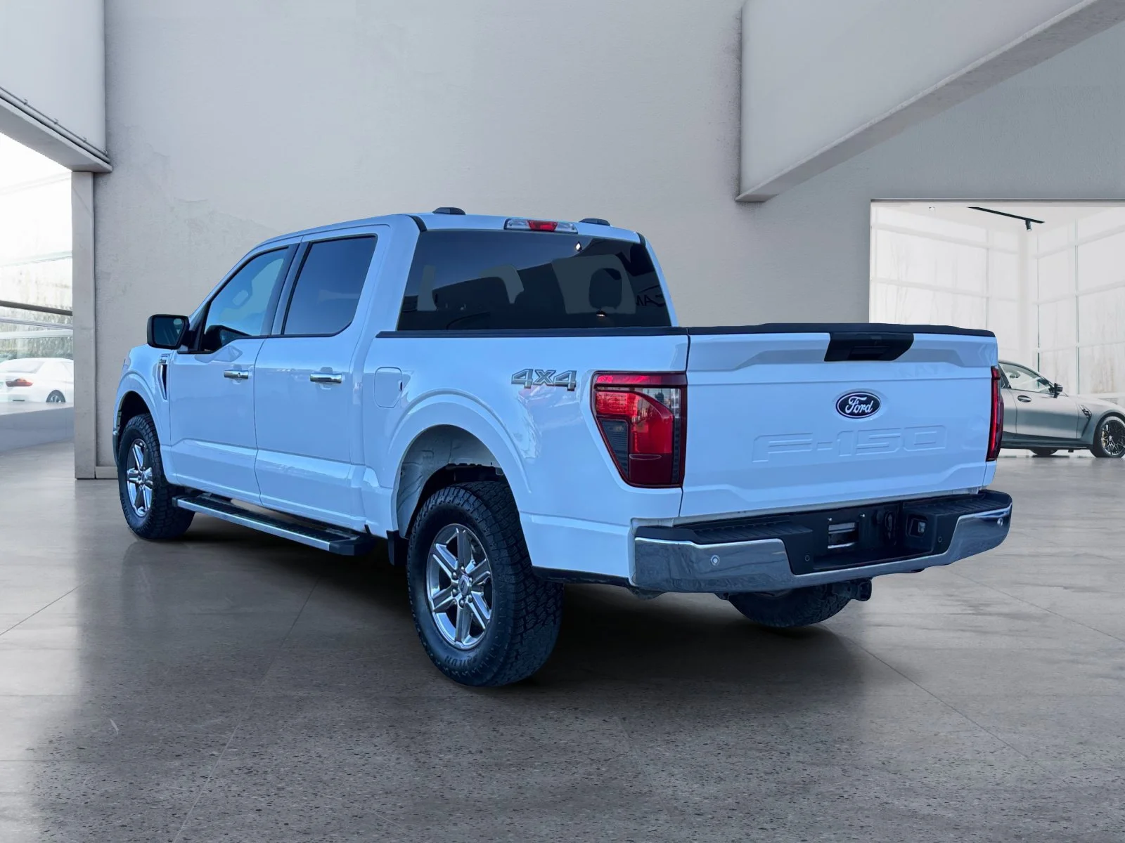 Used 2025 White Ford XLT image 3