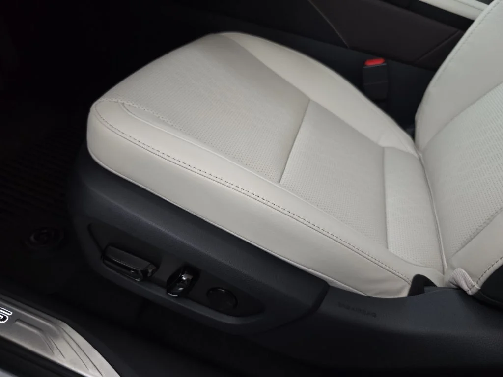 New 2026 Iridium Lexus PREMIUM PLUS image 26