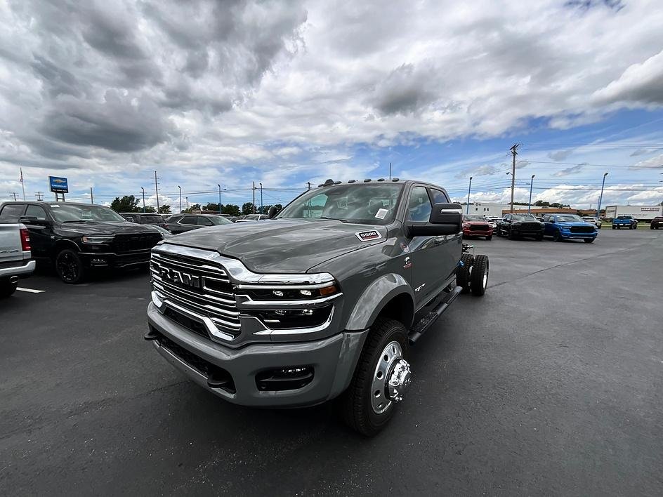 New 2026 Ceramic Gray Clear-Coat Exterior Paint RAM Laramie image 1