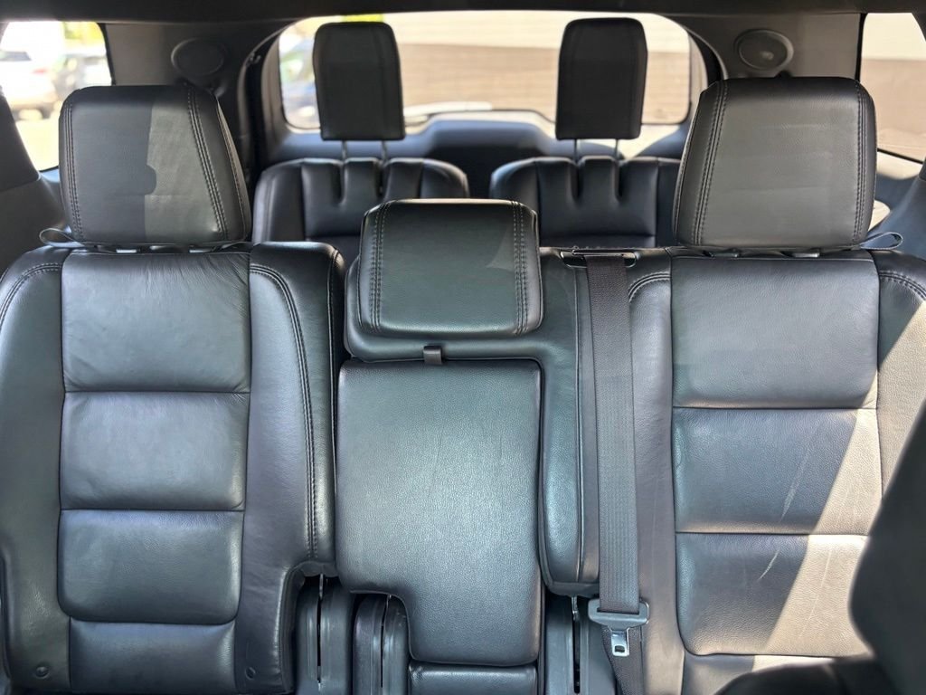 Used 2014 Blue Metallic Ford Limited image 30