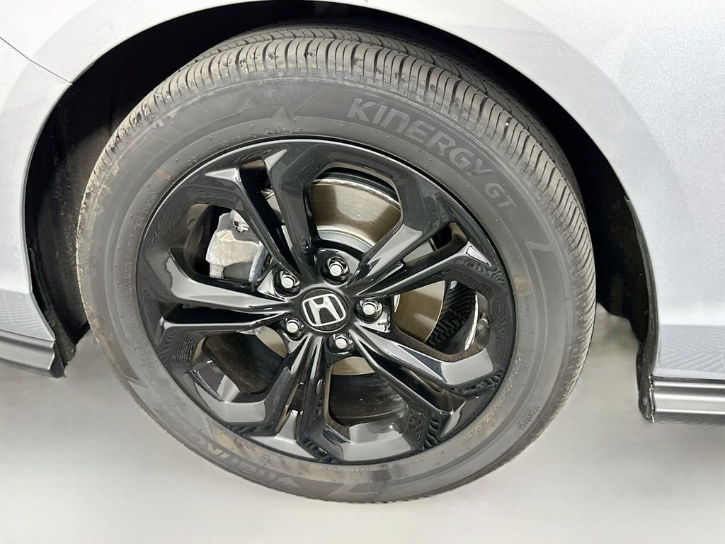 2025 Honda Accord SE - Photo 31