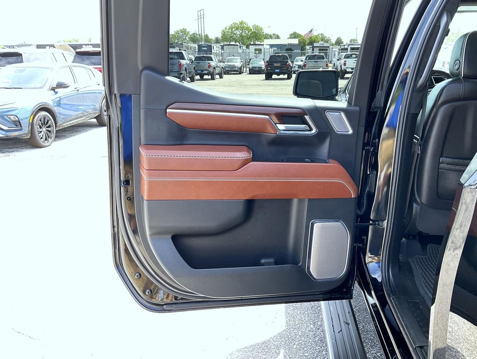 Used 2024 Black GMC Denali Ultimate image 20