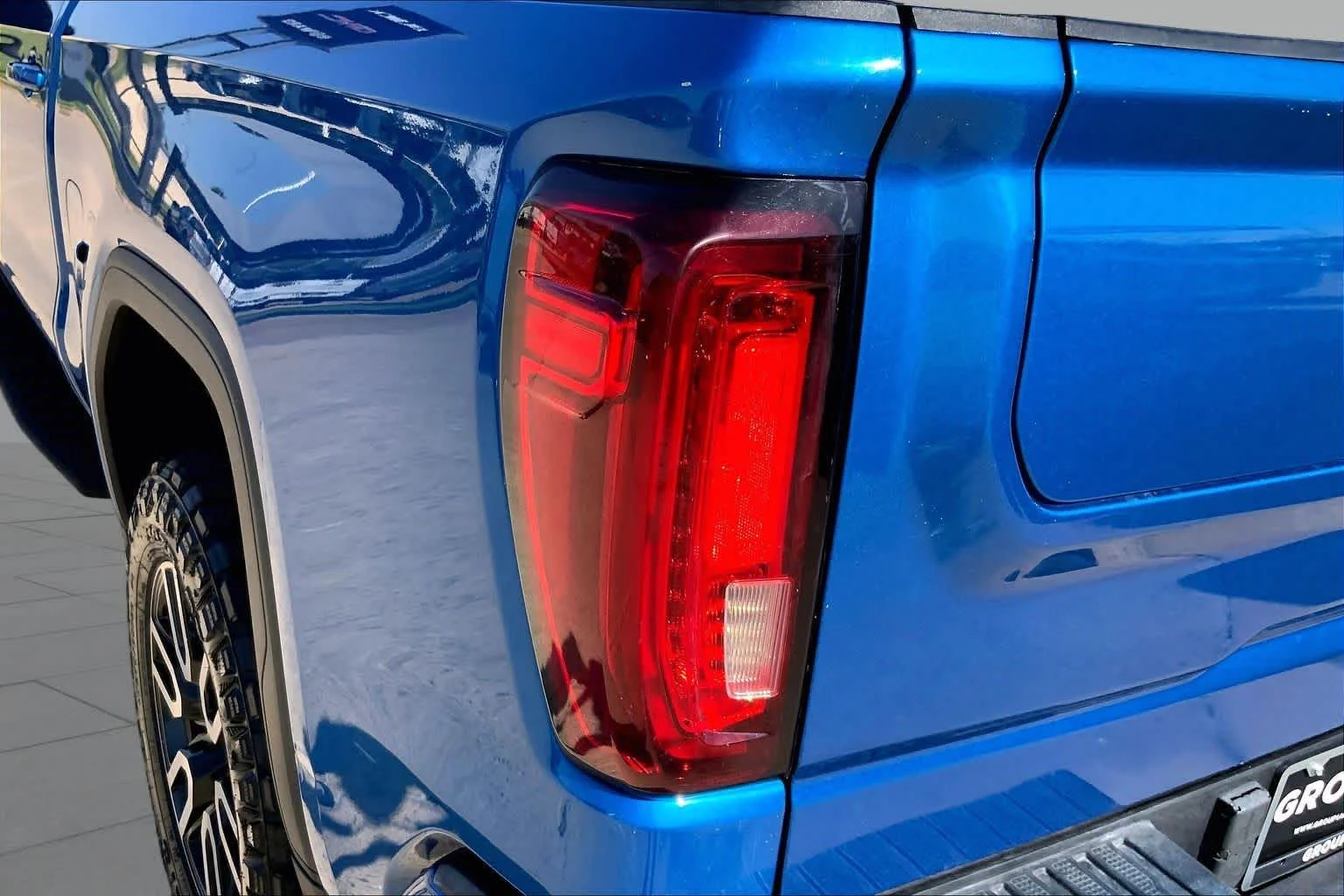 Used 2022 DYNAMIC BLUE METALLIC GMC AT4 image 27