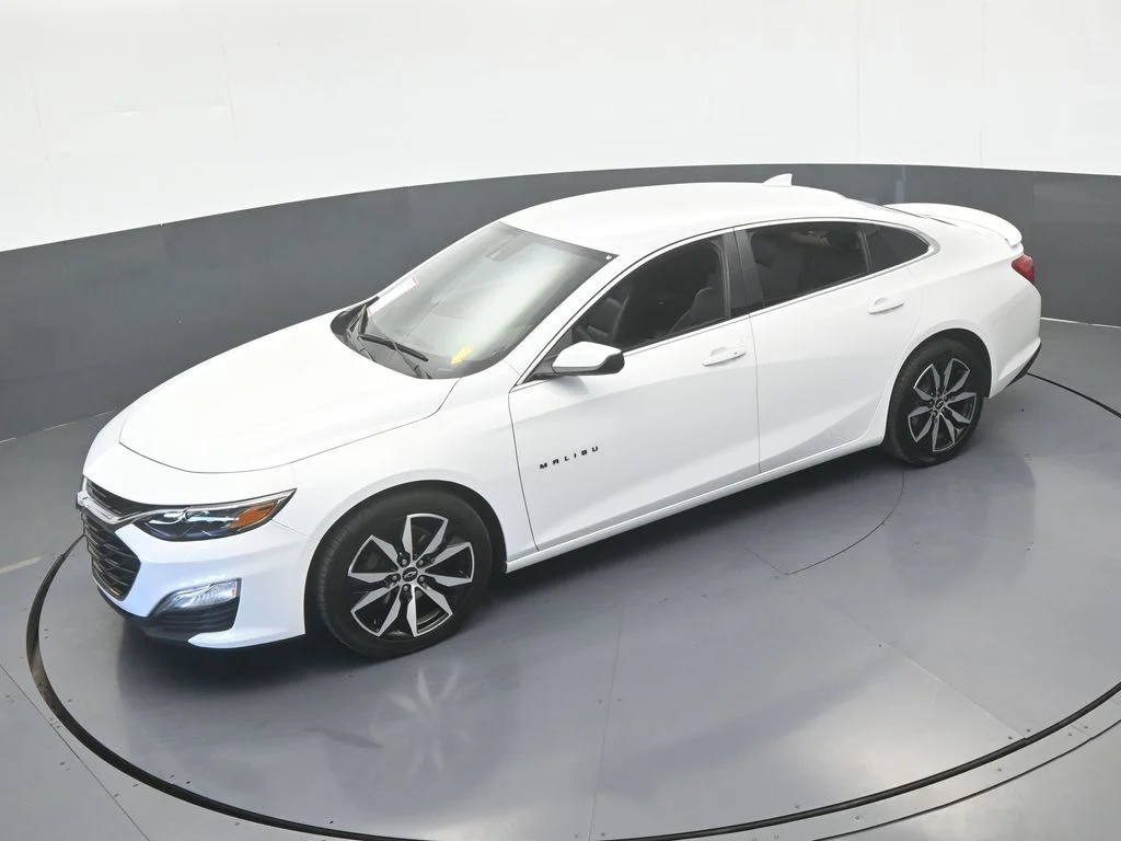 Used 2024 Summit White Chevrolet RS image 40