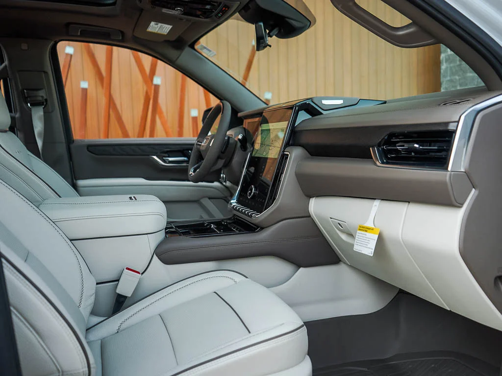 2026 GMC Yukon XL Denali - Photo 10