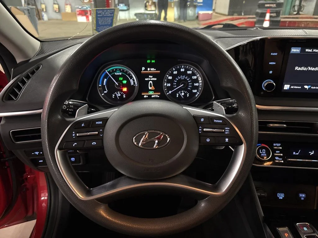 Certified Used 2021 Red Hyundai Blue image 24