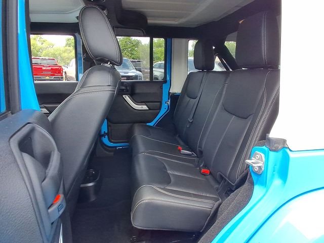 Used 2017  Jeep Unlimited Sahara image 27