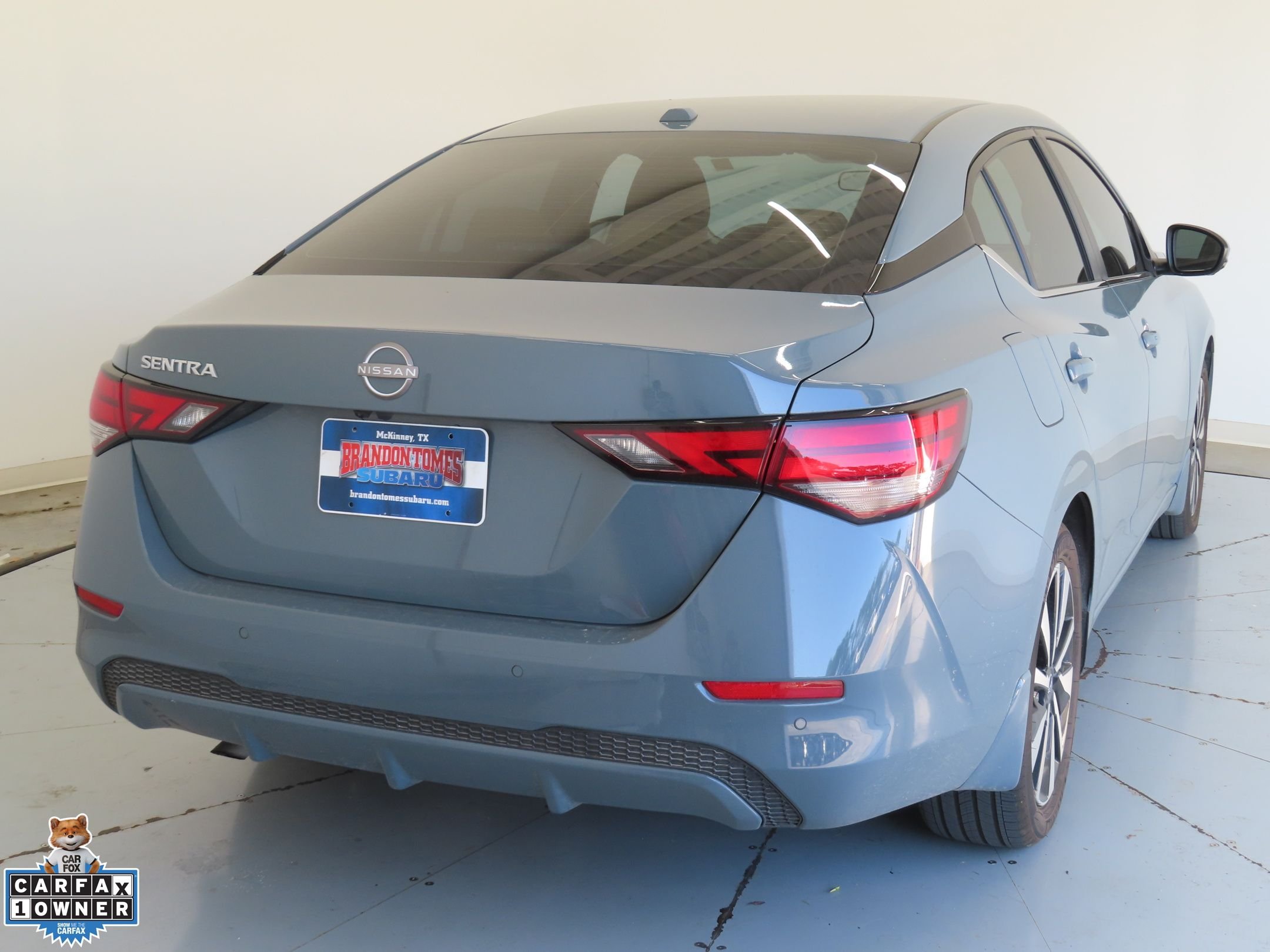 Used 2025 Gray Nissan SV image 3