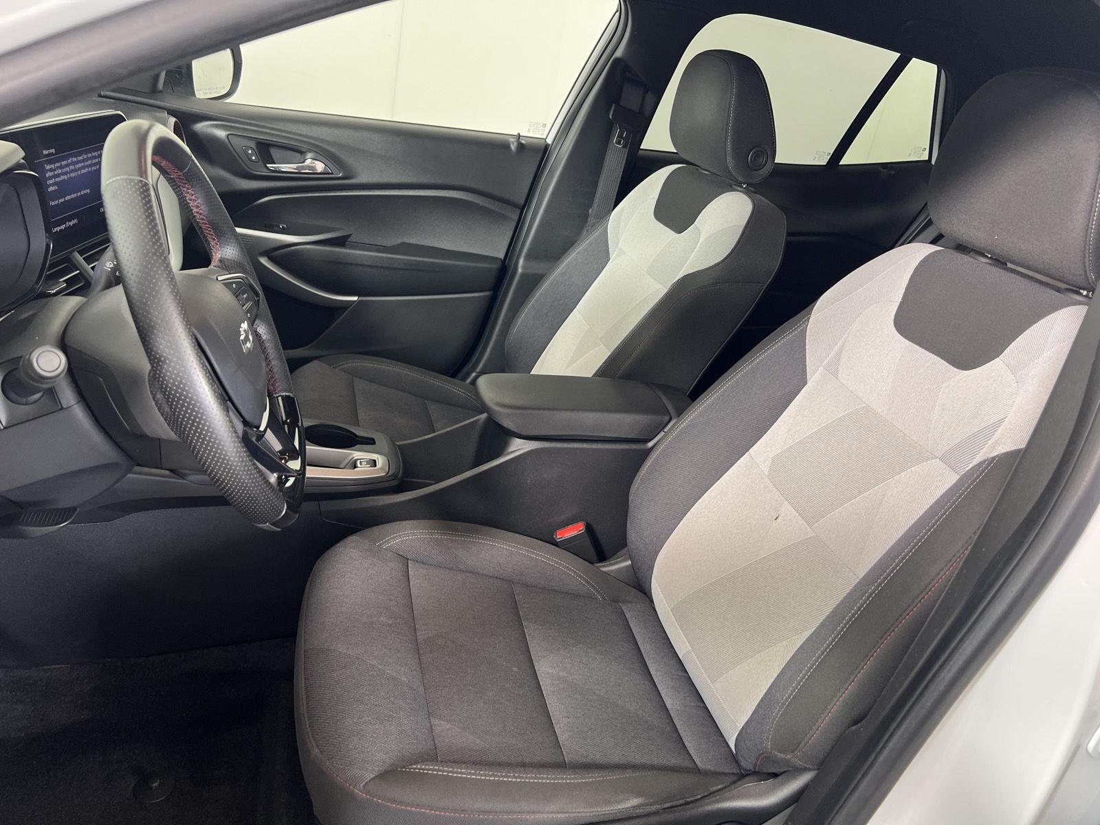 Used 2025 Summit White Chevrolet 1RS image 5