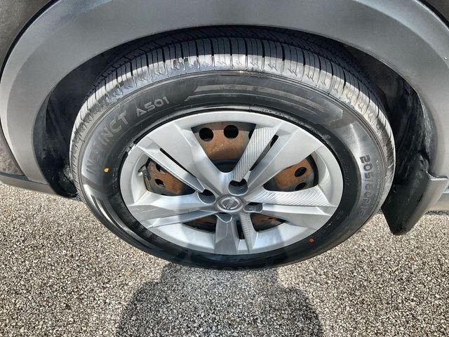 Used 2018 Super Black Nissan S image 18