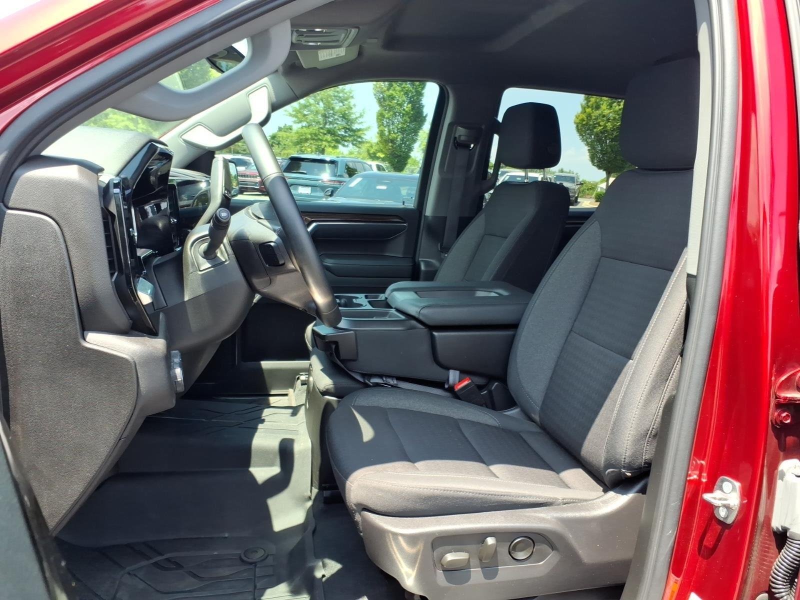 Used 2024  CHEVROLET LT image 18
