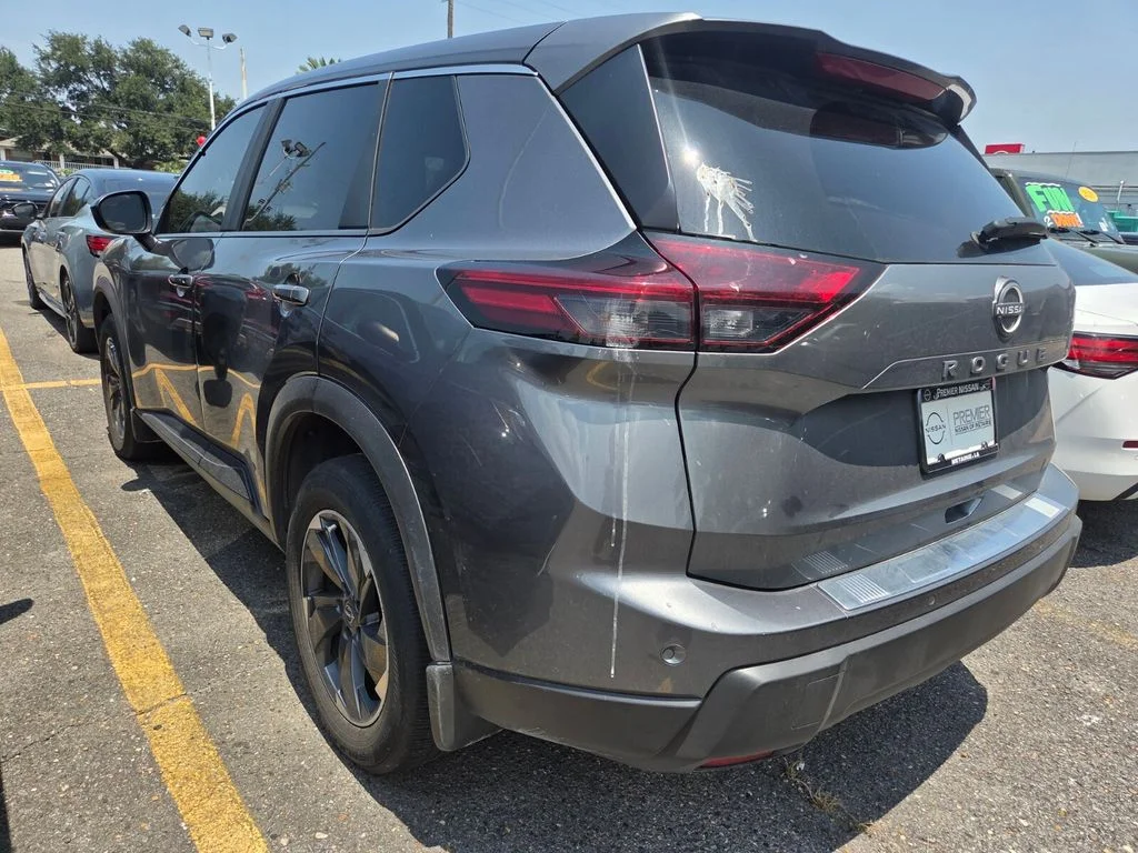 Used 2025 Gray Nissan SV image 6