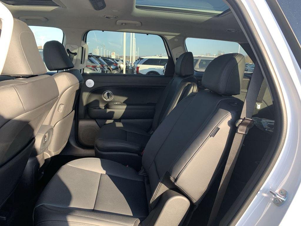 New 2026 White Hyundai Limited AWD image 24
