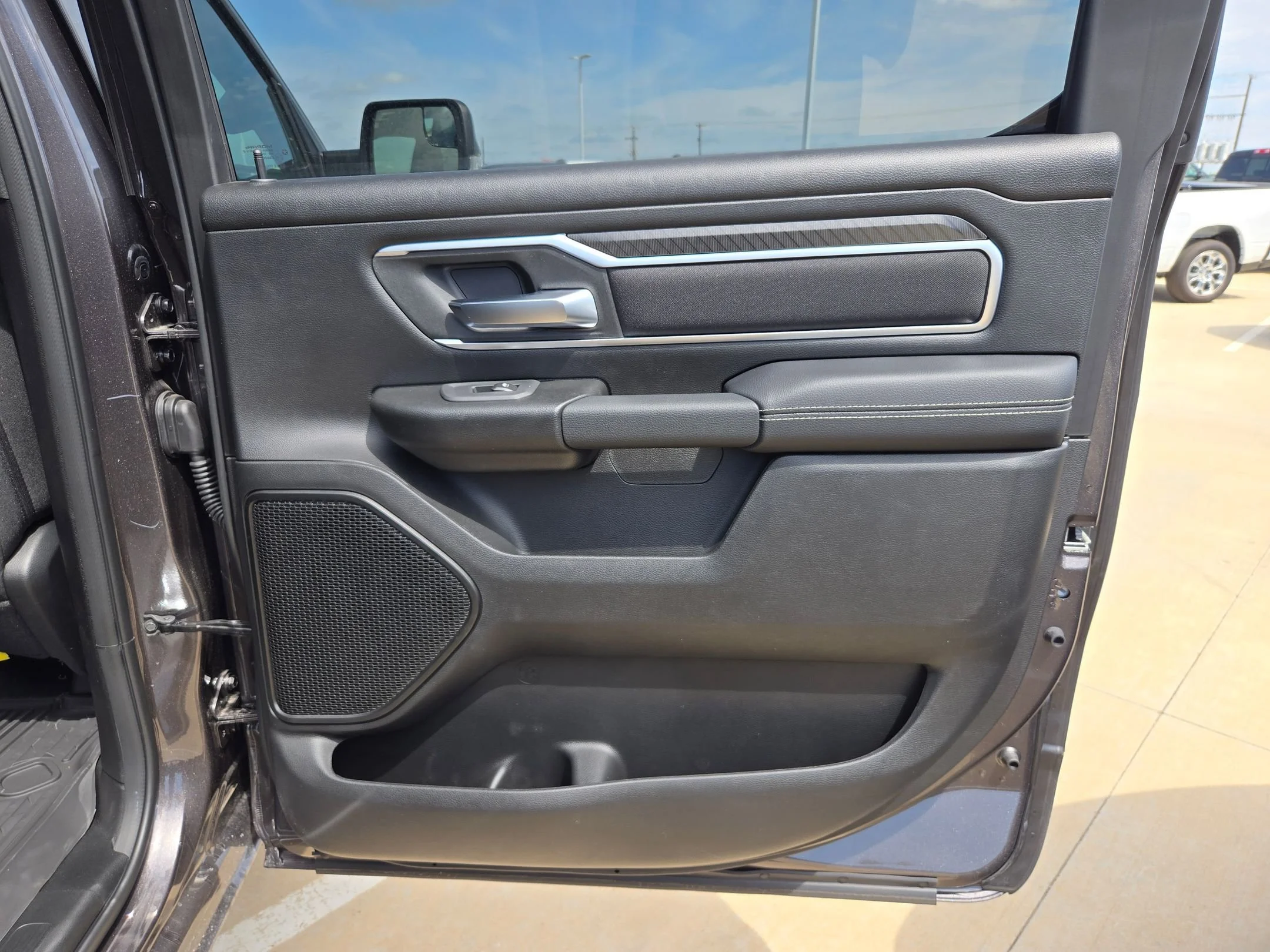 New 2026 Granite Crystal Metallic Clear-Coat Exterior Paint RAM Big Horn/Lone Star image 23