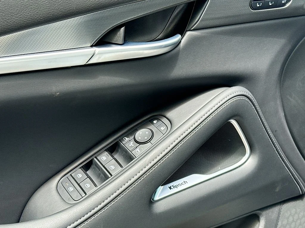 New 2027 RADIANT WHITE INFINITI Luxe FWD image 18