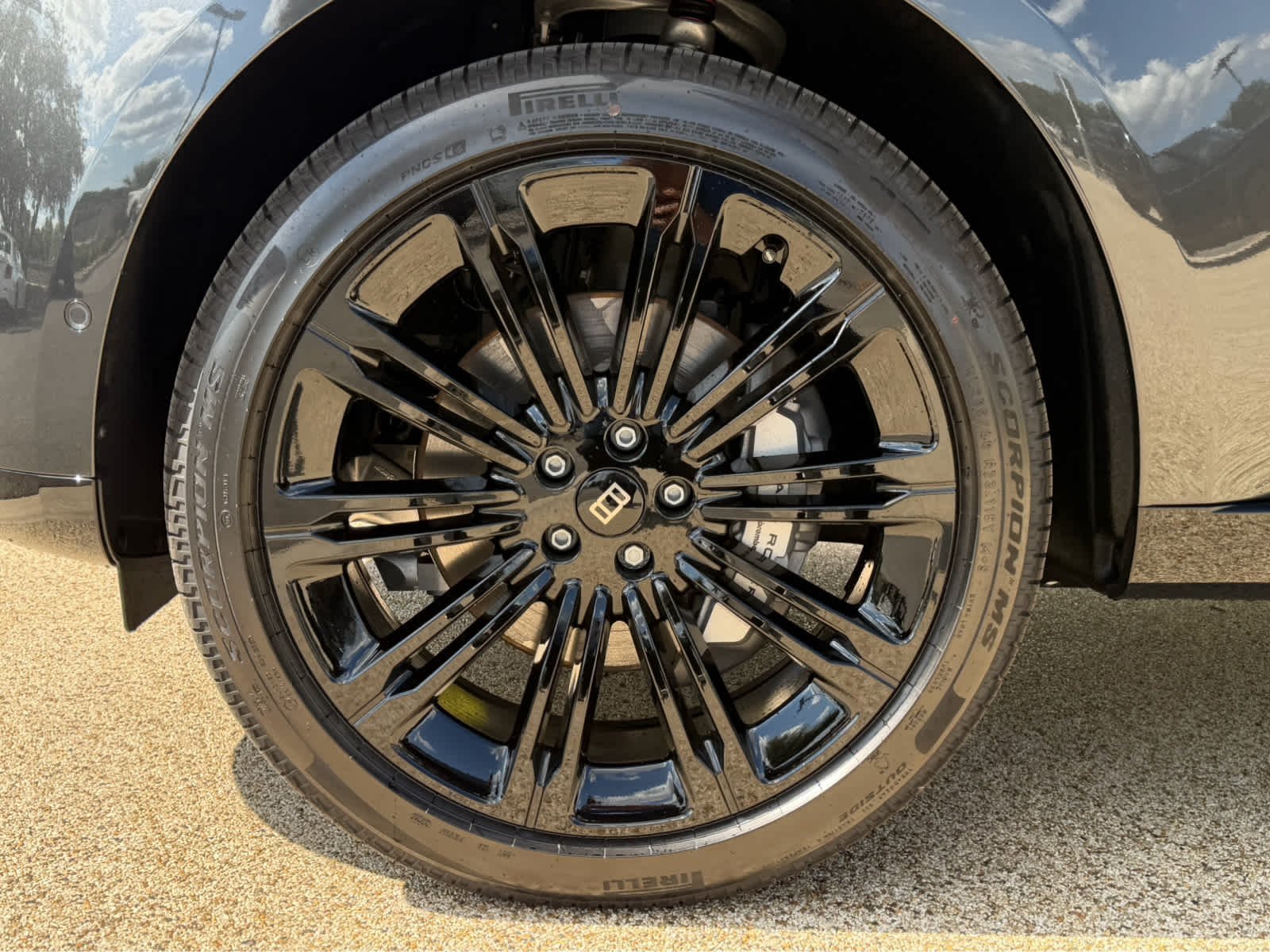New 2027 Carpathian Grey LAND ROVER SE image 8