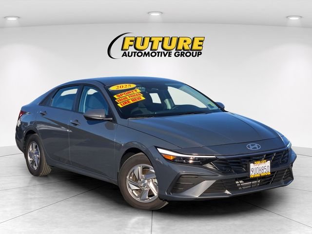 2025 Hyundai Elantra SE