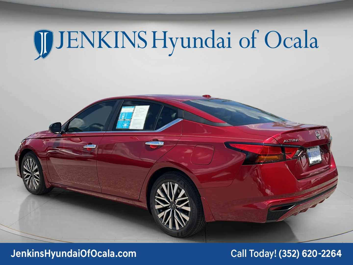 Used 2025 Scarlet Ember Nissan SV image 5