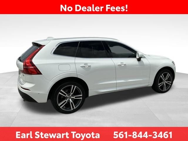 Used 2019 White Volvo T5 Momentum image 4