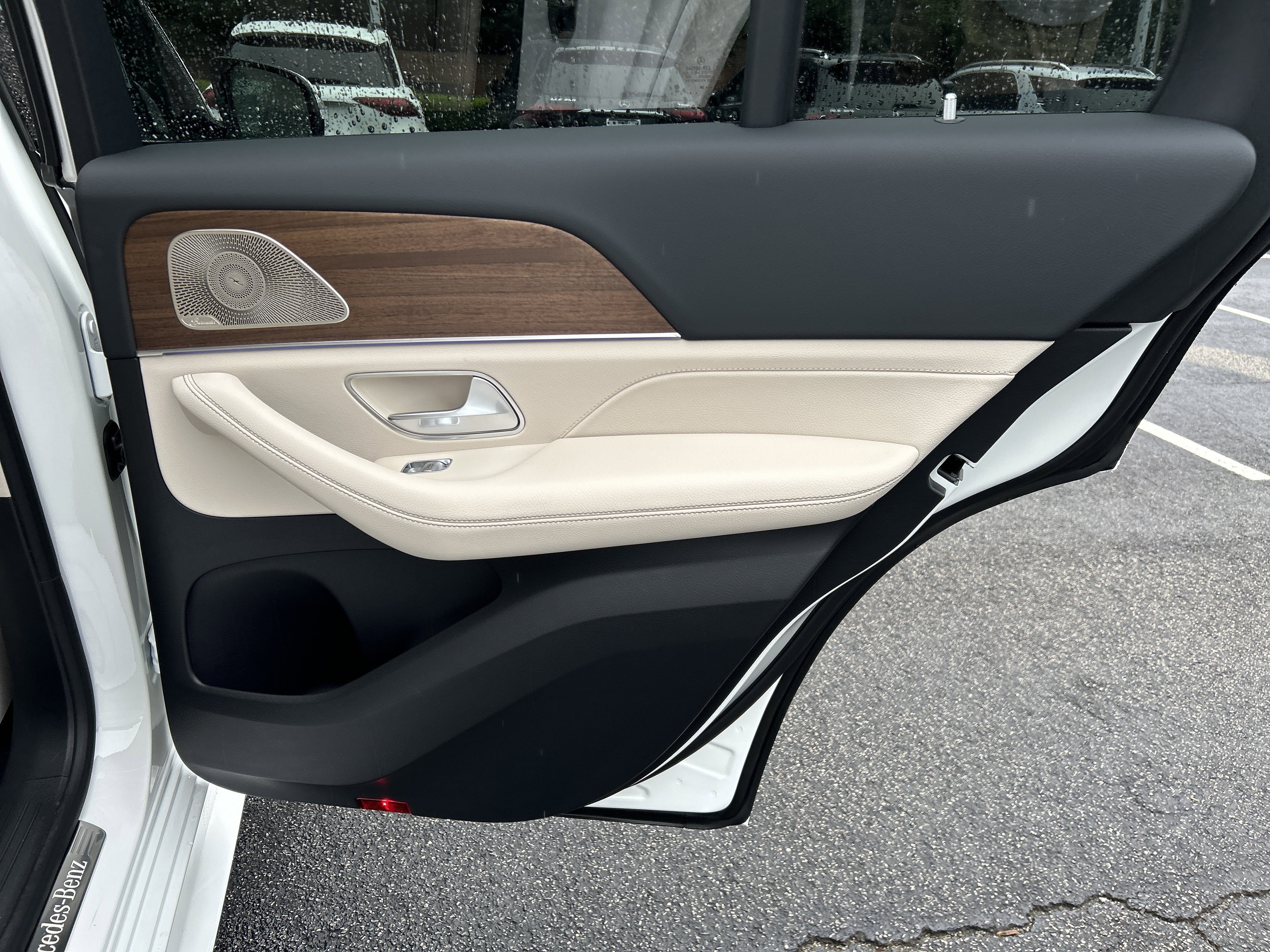 New 2026 Polar White Mercedes-Benz GLE 450 4MATIC® SUV image 38