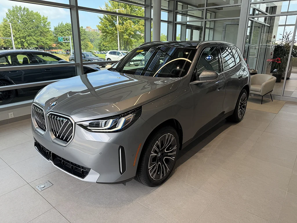 New 2026 Skyscraper Grey Metallic BMW 30 xDrive image 3