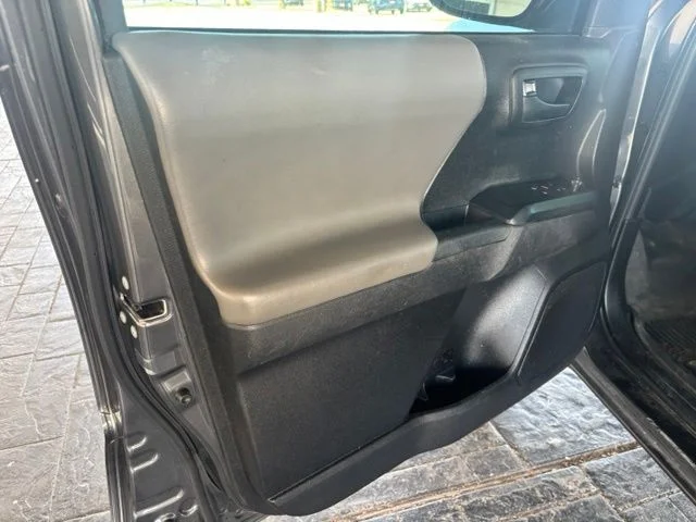 Used 2021  Toyota SR image 9