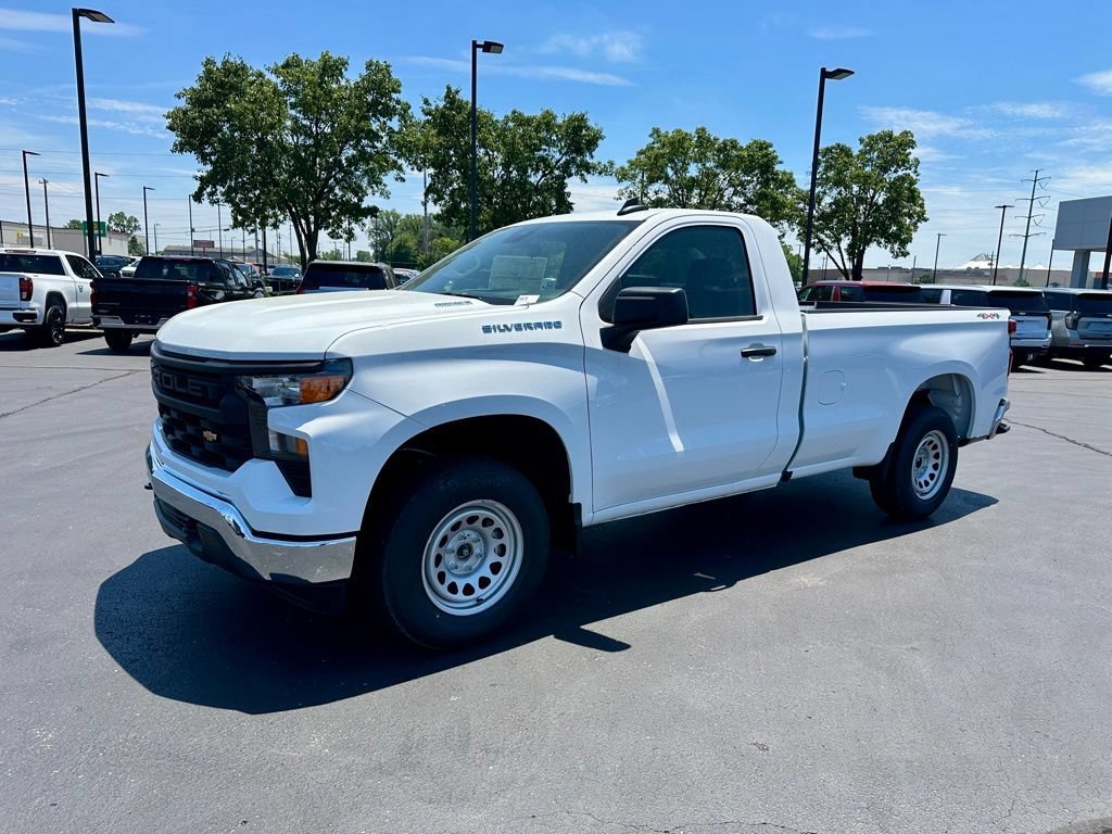 New 2026 Summit White Chevrolet WT image 9