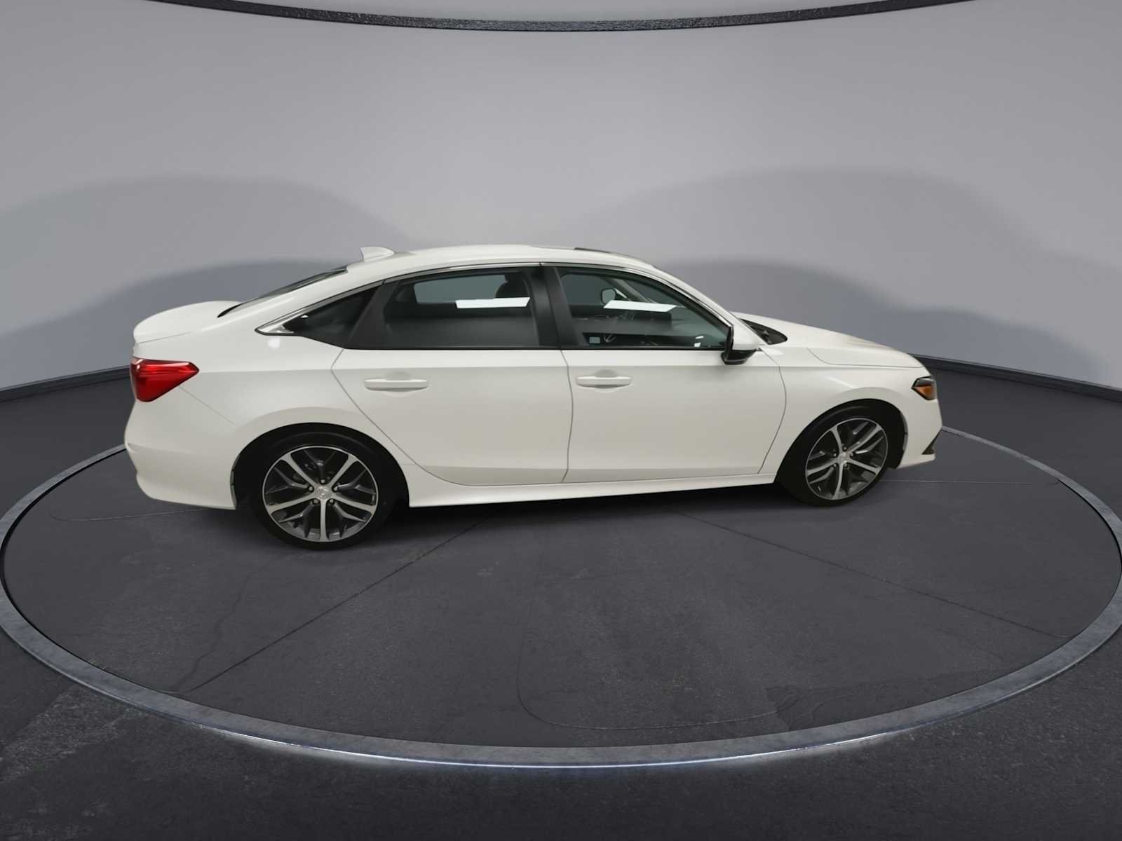 Used 2023 White Honda Touring image 9
