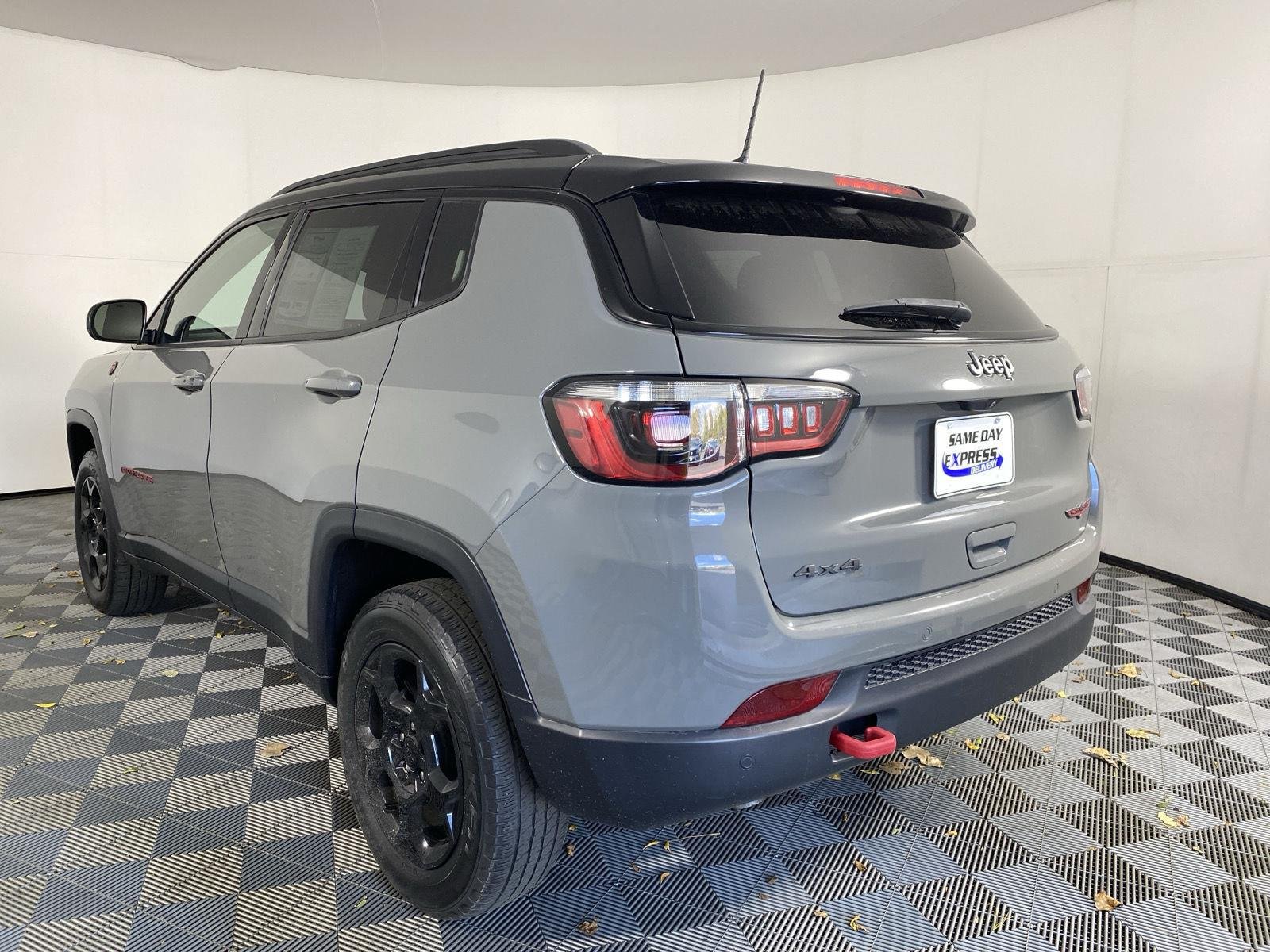 Used 2023 Sting-Gray Clearcoat Jeep Trailhawk image 15