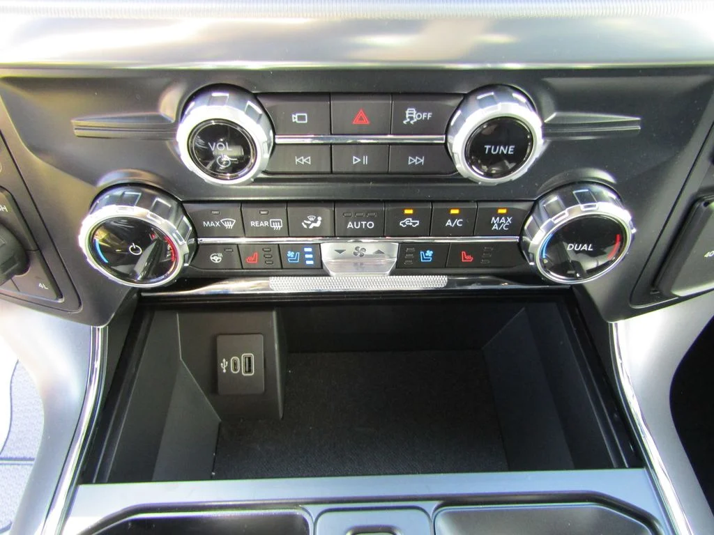 New 2026 Carbonized Gray Metallic Ford Lariat® image 18