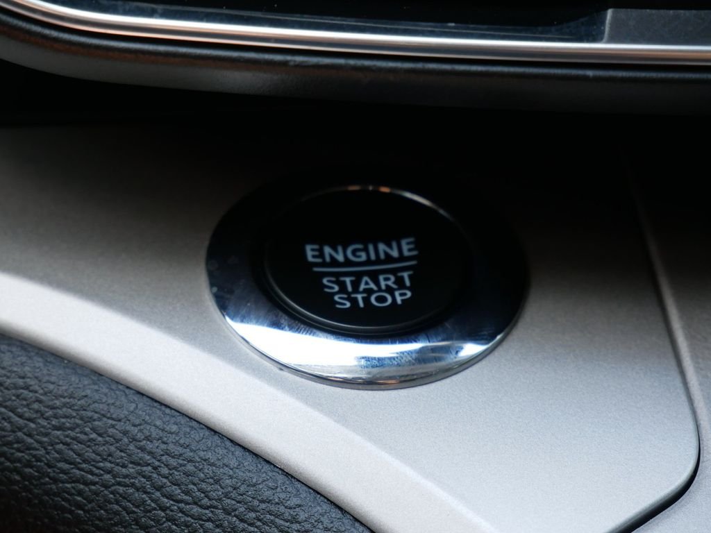 Used 2023 Black Ford XLT image 24
