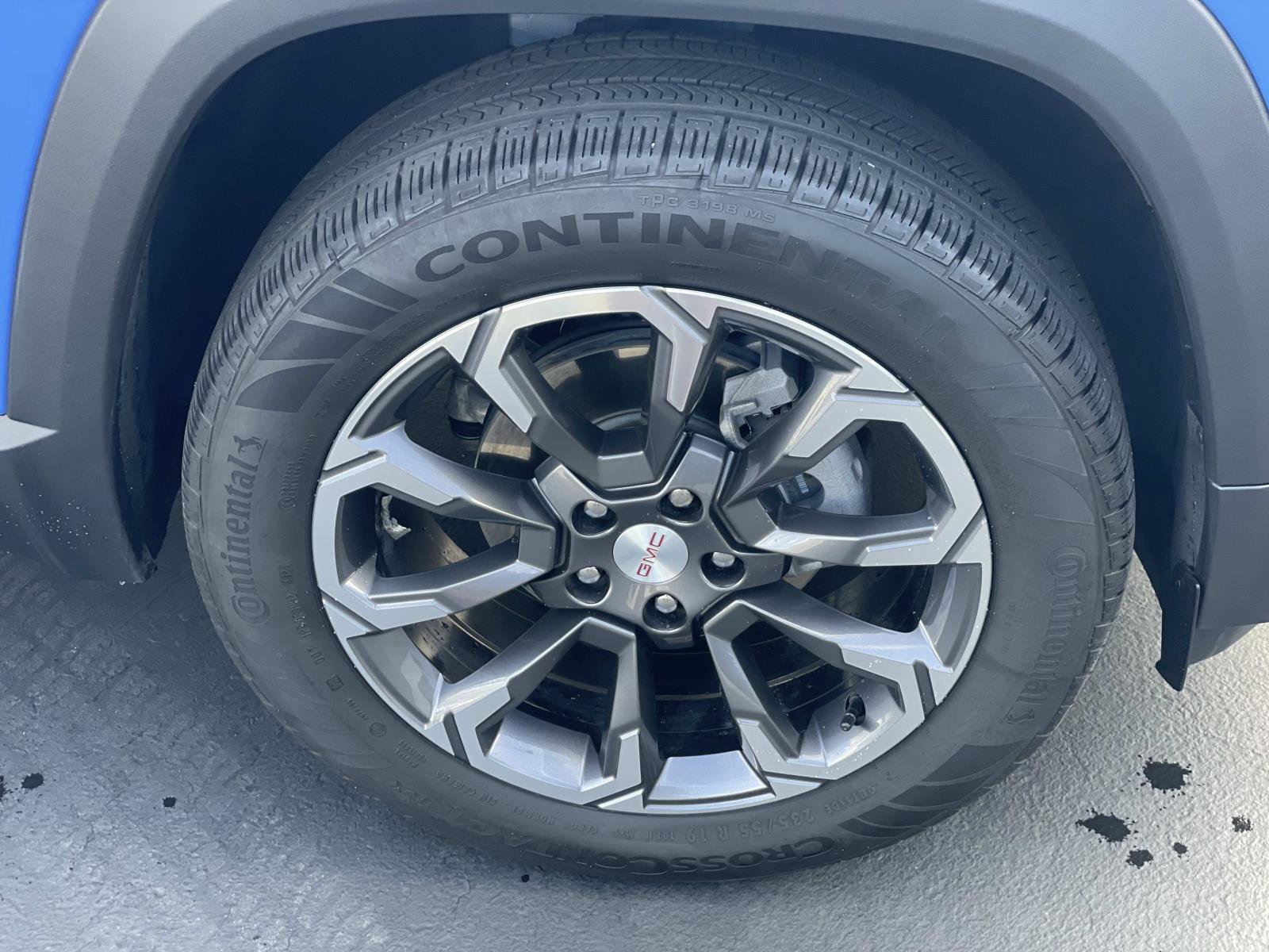 Used 2025 Rapids Metallic GMC Elevation image 30