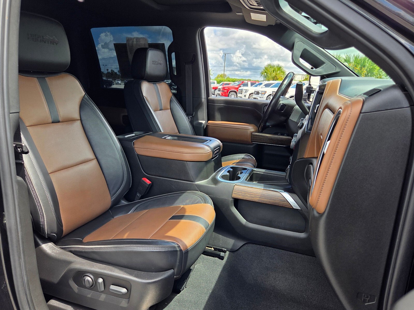 Used 2022 Mosaic Black Metallic Chevrolet High Country image 17