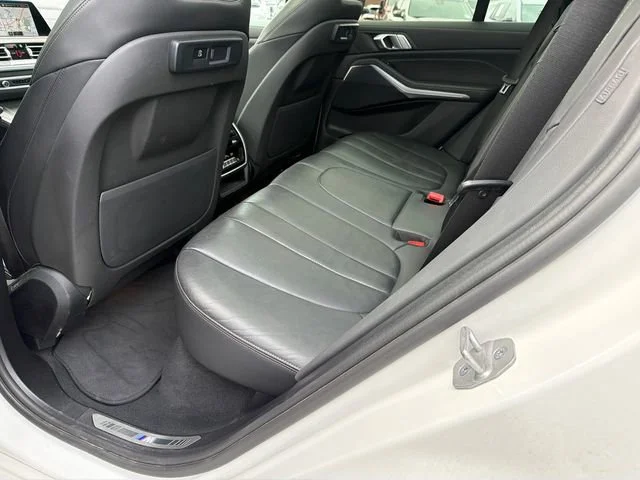 Used 2021 White BMW sDrive40i image 21