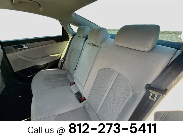 Used 2016 White Hyundai SE image 22