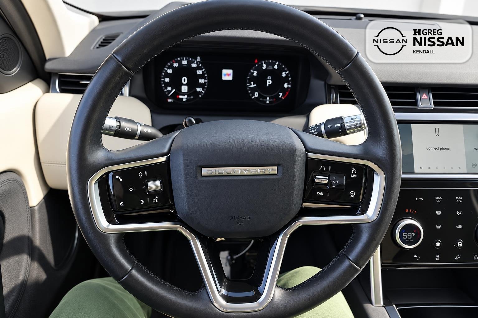 Used 2021 White Land Rover SE image 10