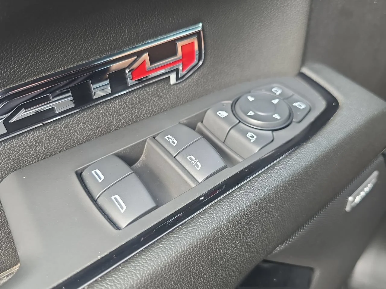 Used 2024 Onyx Black GMC AT4 image 23