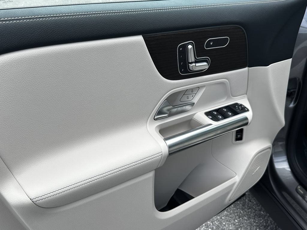 New 2026 Mountain Grey Metallic Mercedes-Benz GLA 250 image 48